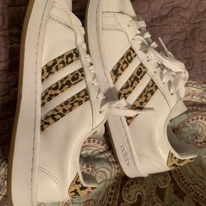 Womens Adidas sneakers